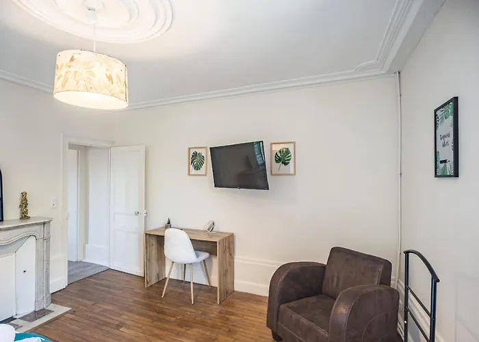 Maison Du Bonheur - Terrasse - Stationnement Facile - Proche Hypercentre Troyes